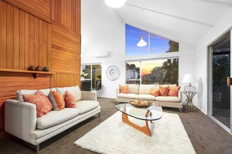 Photo of property in 2/22 Roberts Road, Glenfield, Auckland, 0629