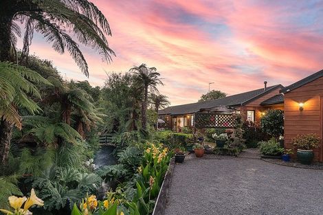 Photo of property in 42 Guildford Drive, Paraparaumu, 5032