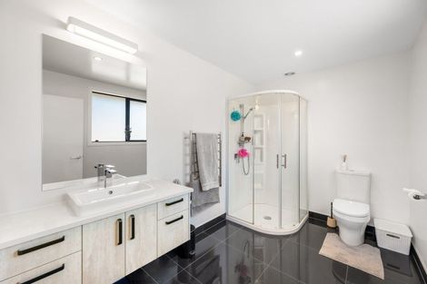 Photo of property in 4 Pennycook Place, Lake Hawea, Wanaka, 9382