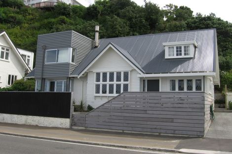 Photo of property in 314 The Esplanade, Island Bay, Wellington, 6023