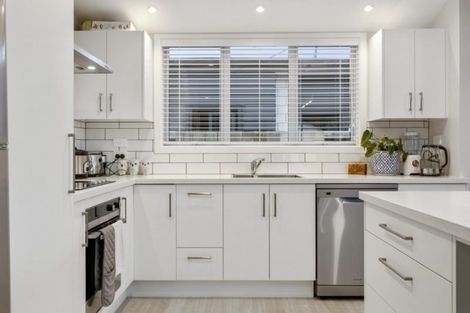 Photo of property in 52 Awataha Crescent, Pyes Pa, Tauranga, 3110