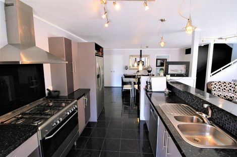 Photo of property in 137 The Fairway, Matarangi, Whitianga, 3592