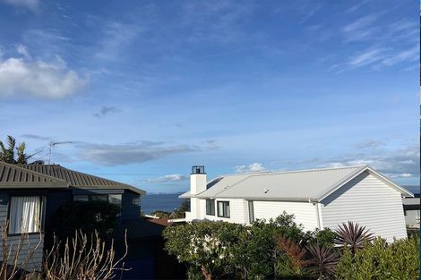Photo of property in 1/10 Newburn Road, Waiake, Auckland, 0630