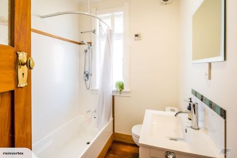 Photo of property in 60 The Parade, Island Bay, Wellington, 6023