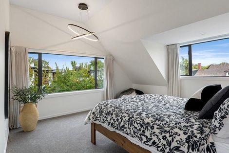 Photo of property in 66 Straven Road, Fendalton, Christchurch, 8014