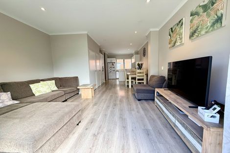 Photo of property in 17 Kerewhenua Crescent, Hobsonville, Auckland, 0616