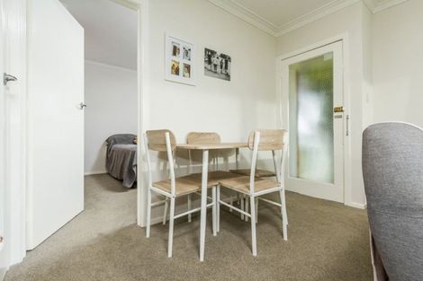 Photo of property in 1/32 Old Lake Road, Narrow Neck, Auckland, 0624