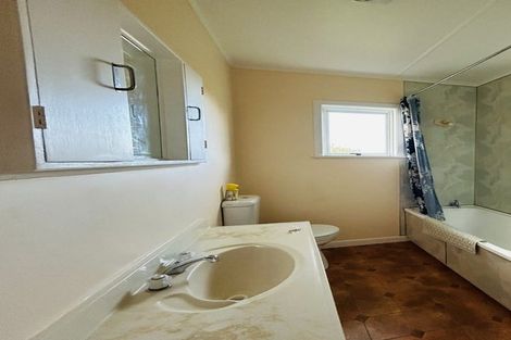 Photo of property in 128 Hurndall Street East, Maungaturoto, 0520