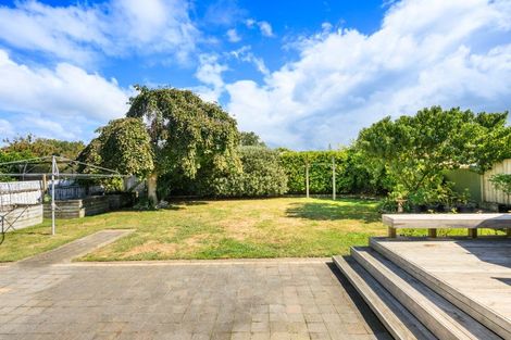 Photo of property in 10 Kingswood Street, Takaro, Palmerston North, 4412