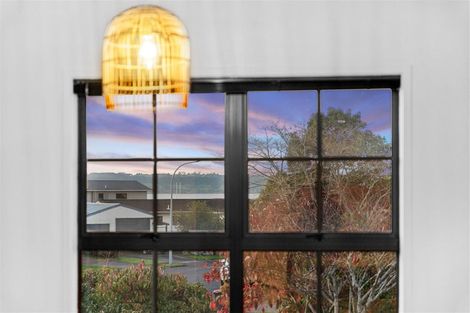 Photo of property in 8 Taurus Place, Kawaha Point, Rotorua, 3010