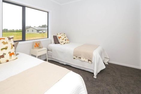 Photo of property in 10 Meadowpark Way, Matangi, Hamilton, 3283
