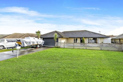 Photo of property in 23 Robin Brooke Drive, Flat Bush, Auckland, 2019