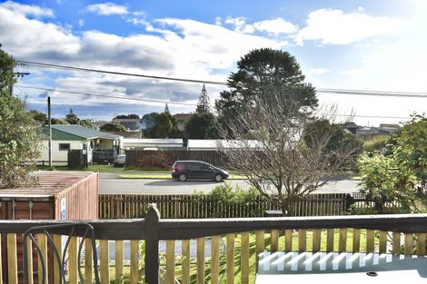 Photo of property in 22 Mahoe Street, Otaki Beach, Otaki, 5512