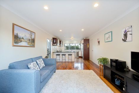 Photo of property in 17 Virginia Street, Henderson, Auckland, 0612