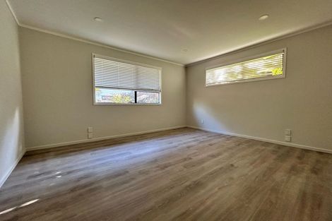 Photo of property in 17 Tomintoul Place, Highland Park, Auckland, 2010