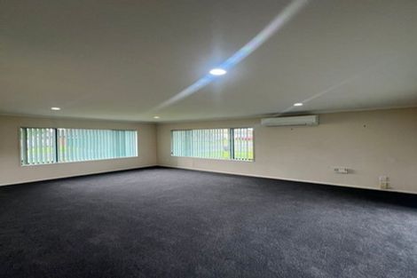 Photo of property in 3 Nephin Place, East Tamaki Heights, Auckland, 2016