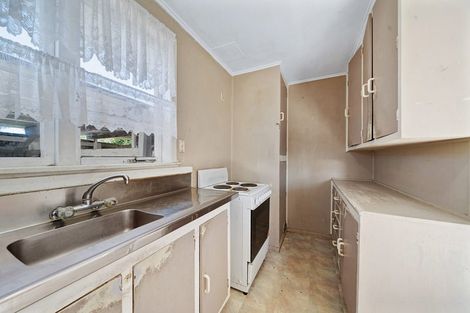 Photo of property in 3 Cobham Crescent, Kelston, Auckland, 0602