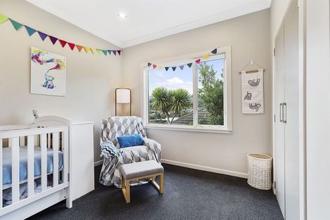 Photo of property in 9 The Drive, Tawa, Wellington, 5028