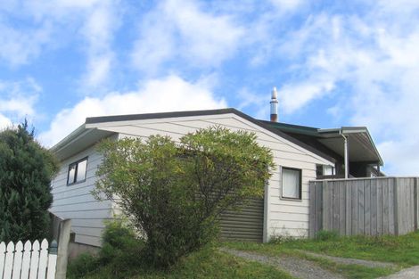 Photo of property in 64 Woodhouse Avenue, Karori, Wellington, 6012