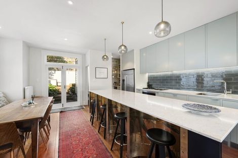 Photo of property in 58 Hawker Street, Mount Victoria, Wellington, 6011