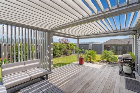 Photo of property in 8 Onerere Drive, Whitianga, 3510