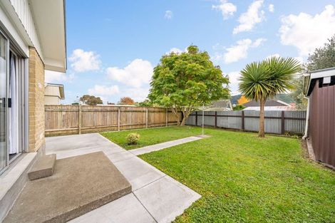 Photo of property in 2/5 Oregon Drive, Maoribank, Upper Hutt, 5018