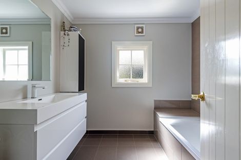 Photo of property in 375 No 1 Line, Longburn, Palmerston North, 4475