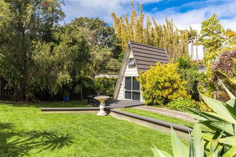 Photo of property in 30c Marine Parade, Mellons Bay, Auckland, 2014