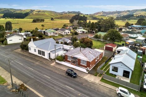 Photo of property in 10 Saunders Street, Owaka, 9535