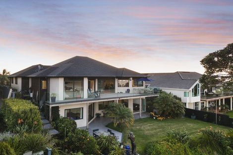 Photo of property in 93 Tiri Road, Tindalls Beach, Whangaparaoa, 0930
