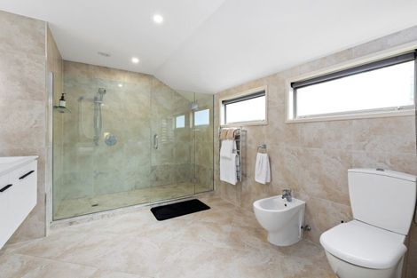 Photo of property in 5 Oakford Park Crescent, Greenhithe, Auckland, 0632