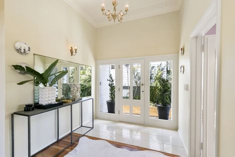 Photo of property in 198 Karori Road, Karori, Wellington, 6012