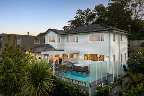 Photo of property in 12 Ilam Lane, Fairview Heights, Auckland, 0632