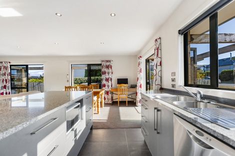 Photo of property in 27 Farrant Drive, Wanaka, 9305