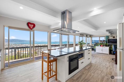 Photo of property in 11 Chestnut Grove, Maungaraki, Lower Hutt, 5010