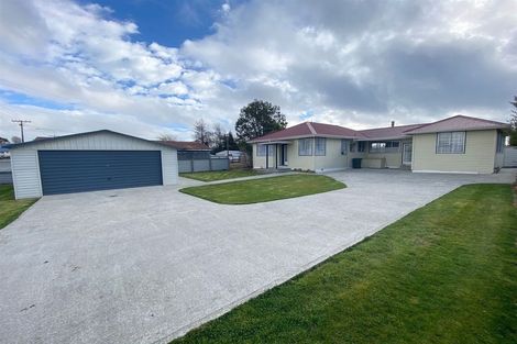 Photo of property in 166 Clyde Street, Balclutha, 9230