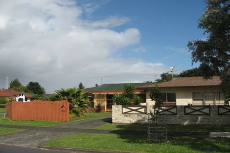 Photo of property in 1/3 Beaumaris Way, Conifer Grove, Takanini, 2112