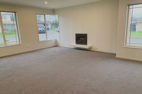 Photo of property in 16 Speyside Crescent, Flat Bush, Auckland, 2016