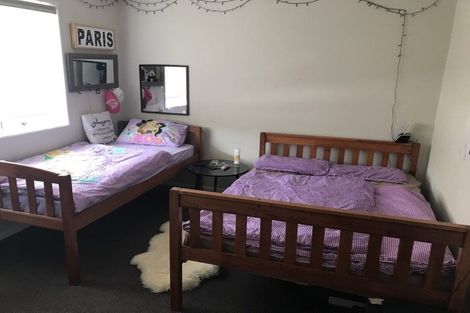 Photo of property in 24 Midhurst Avenue, Henderson, Auckland, 0612