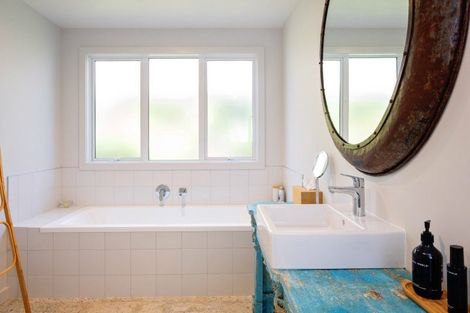 Photo of property in 19 Harper Road, Waimarama, 4294