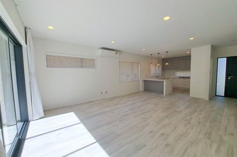 Photo of property in 10 Tagish Way, Orewa, 0931