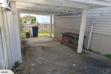 Photo of property in 2/7 Oteha Valley Road, Northcross, Auckland, 0632
