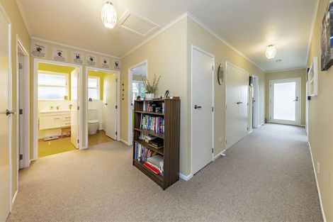 Photo of property in 19 Greers Road, Weymouth, Auckland, 2103