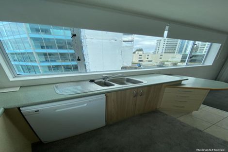 Photo of property in Beaumont Apartments, 14/12 Maunganui Road, Mount Maunganui, 3116