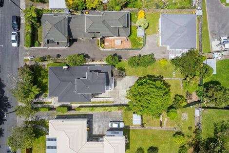 Photo of property in 3 Romney Square, Tawa, Wellington, 5028