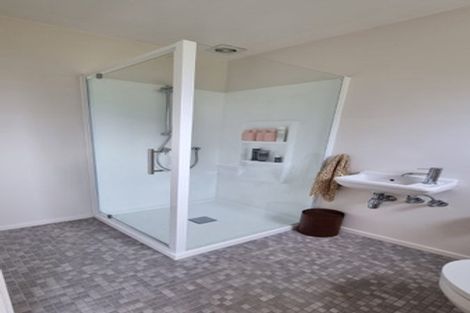 Photo of property in 15 Dawnhaven Drive, Te Atatu Peninsula, Auckland, 0610