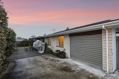 Photo of property in 2/122 Cavendish Road, Casebrook, Christchurch, 8051