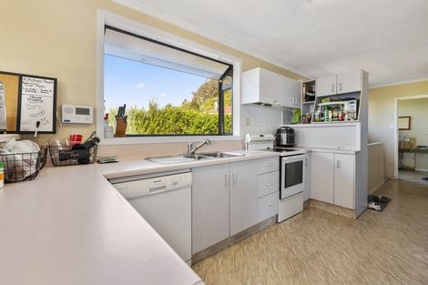 Photo of property in 2 Hawk Place, Selwyn Heights, Rotorua, 3015