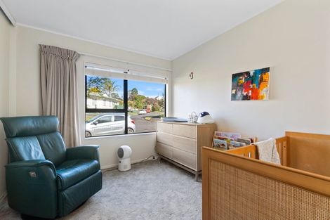 Photo of property in 9 Wyatt Place, Glendene, Auckland, 0602