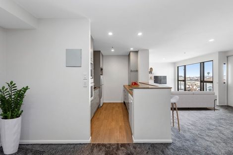 Photo of property in Highgate Towers, 5e/8 Howe Street, Freemans Bay, Auckland, 1011
